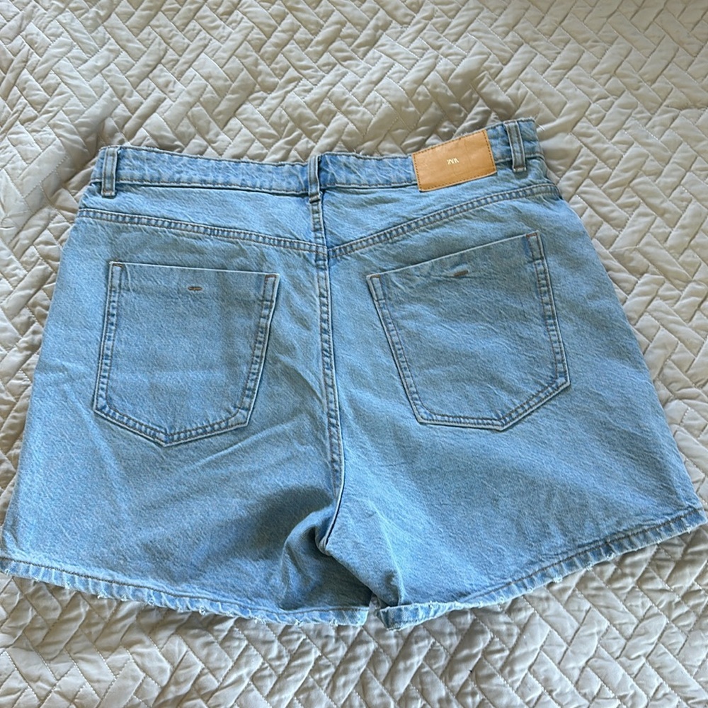 Zara shorts - Picture 4 of 4